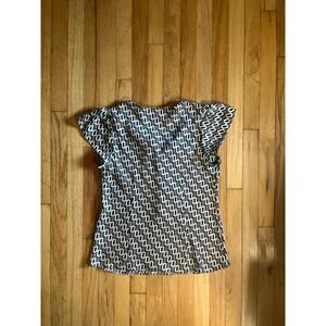 Sunny Leigh Black White Chain Link Ruffle V-Neck Flutter Sleeve Blouse Medium